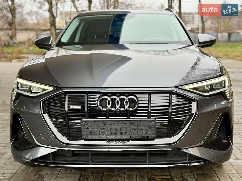 Позашляховик / Кросовер Audi e-tron Sportback 2022 в Дніпрі