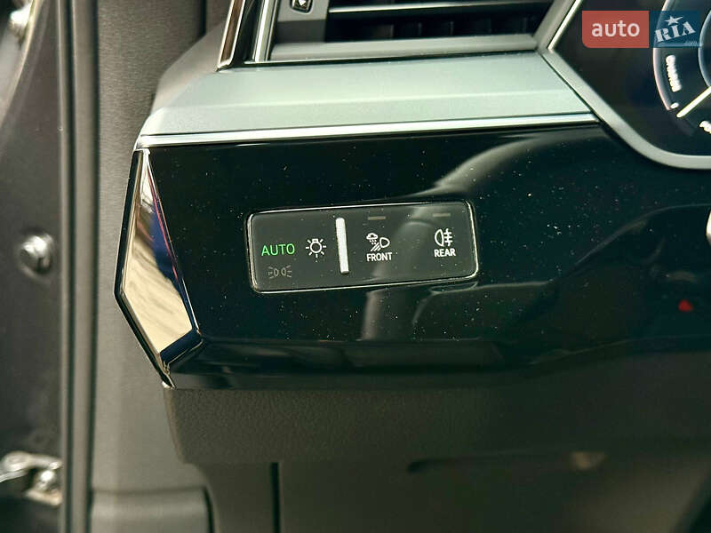 Позашляховик / Кросовер Audi e-tron Sportback 2022 в Дніпрі