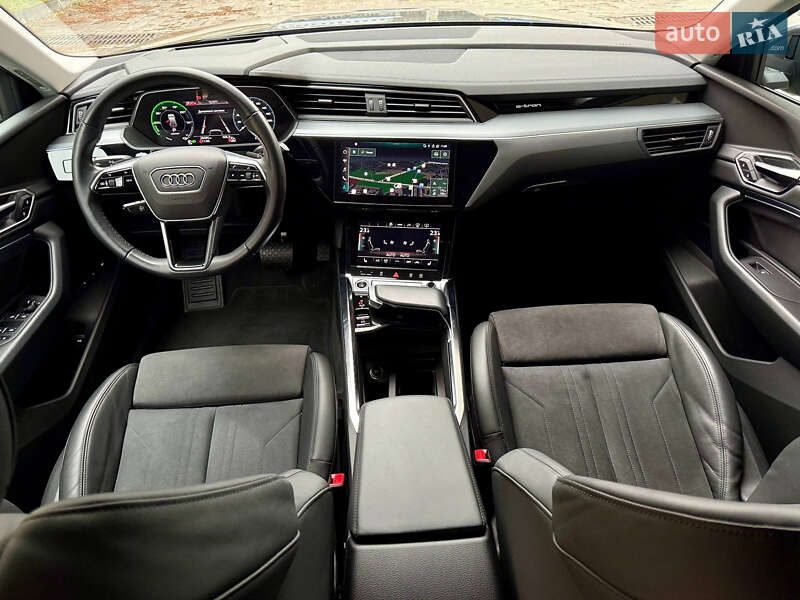 Позашляховик / Кросовер Audi e-tron Sportback 2022 в Дніпрі
