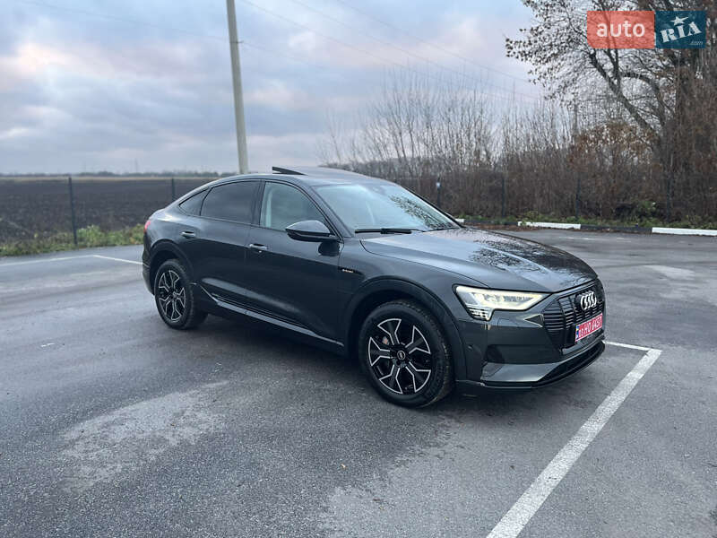 Позашляховик / Кросовер Audi e-tron Sportback 2022 в Козятині
