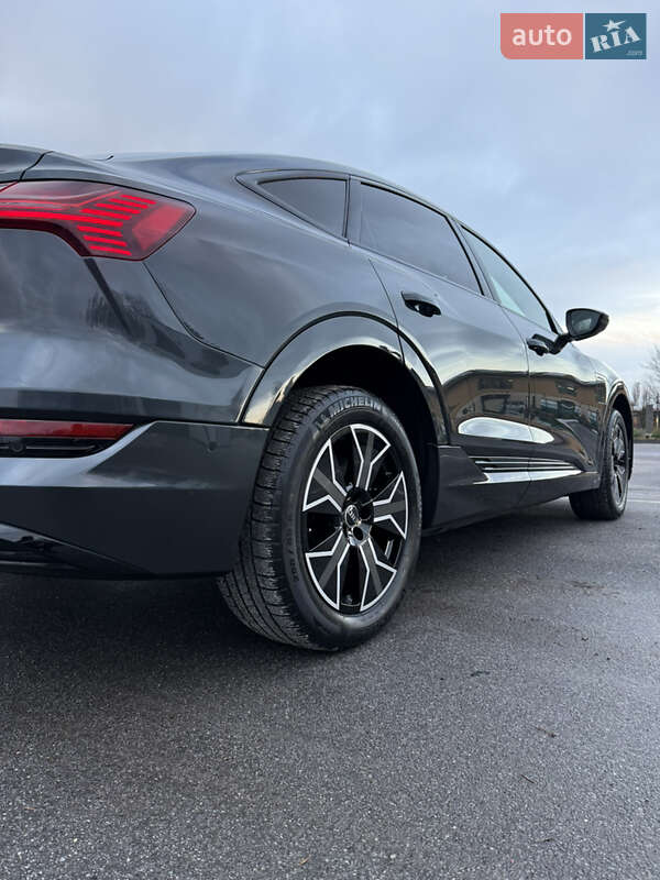 Позашляховик / Кросовер Audi e-tron Sportback 2022 в Козятині
