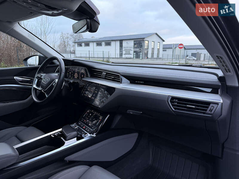 Позашляховик / Кросовер Audi e-tron Sportback 2022 в Козятині