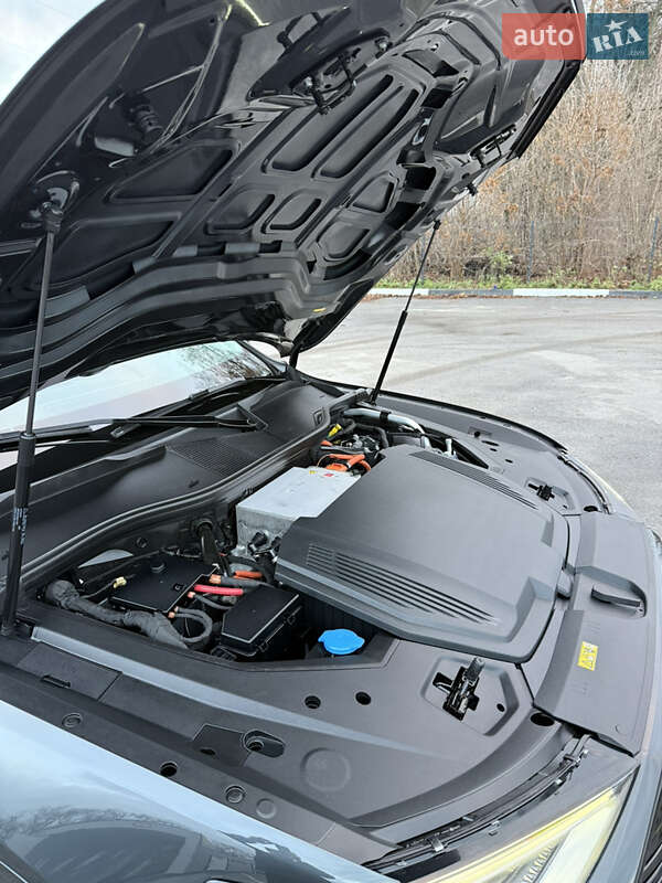 Позашляховик / Кросовер Audi e-tron Sportback 2022 в Козятині