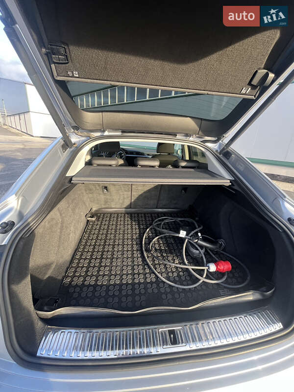 Позашляховик / Кросовер Audi e-tron Sportback 2021 в Вінниці