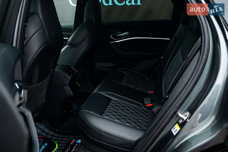 Позашляховик / Кросовер Audi e-tron Sportback 2020 в Луцьку