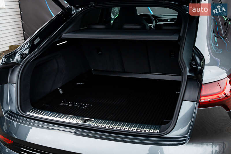 Позашляховик / Кросовер Audi e-tron Sportback 2020 в Луцьку
