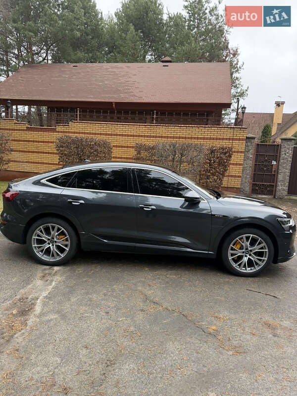 Позашляховик / Кросовер Audi e-tron Sportback 2022 в Києві фото 10 Позашляховик / Кросовер Audi e-tron Sportback 2022 в Києві