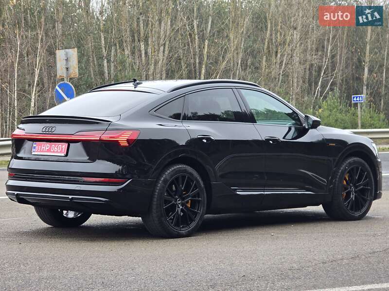 Позашляховик / Кросовер Audi e-tron Sportback 2022 в Ковелі