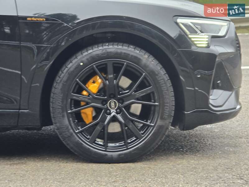 Позашляховик / Кросовер Audi e-tron Sportback 2022 в Ковелі