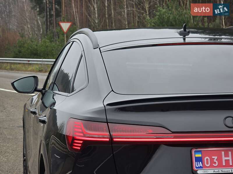 Позашляховик / Кросовер Audi e-tron Sportback 2022 в Ковелі