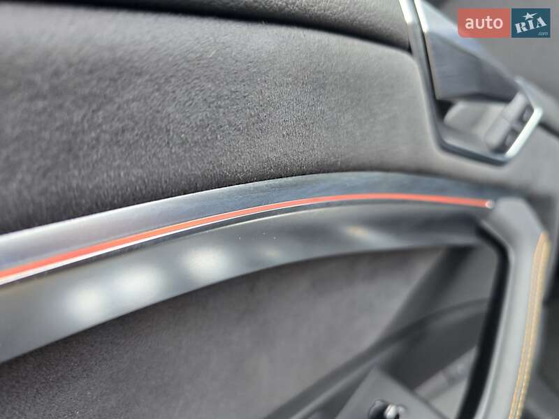 Позашляховик / Кросовер Audi e-tron Sportback 2022 в Ковелі