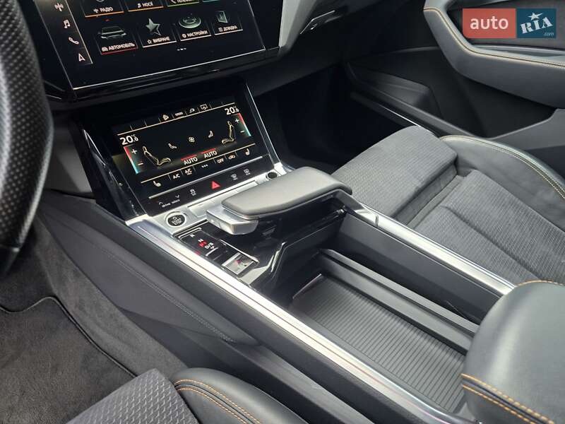 Позашляховик / Кросовер Audi e-tron Sportback 2022 в Ковелі