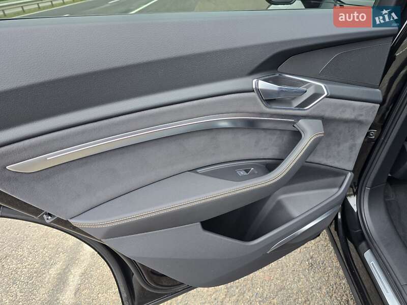 Позашляховик / Кросовер Audi e-tron Sportback 2022 в Ковелі