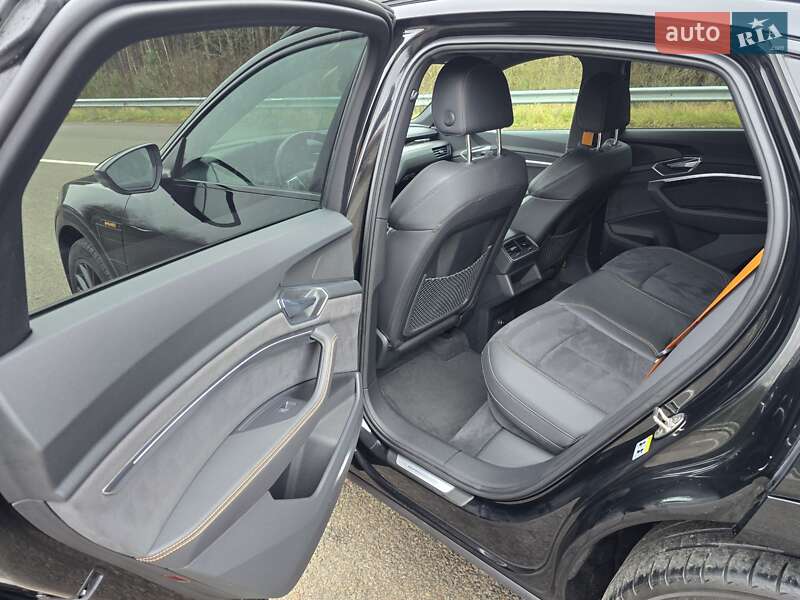 Позашляховик / Кросовер Audi e-tron Sportback 2022 в Ковелі