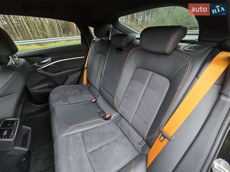 Позашляховик / Кросовер Audi e-tron Sportback 2022 в Ковелі