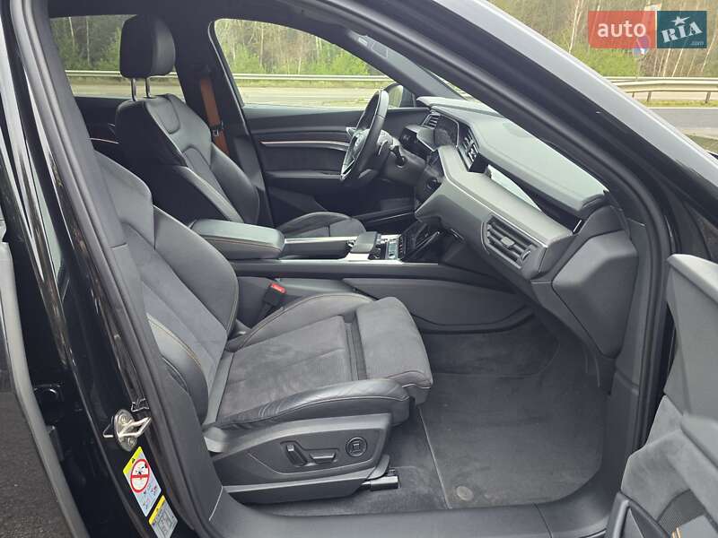 Позашляховик / Кросовер Audi e-tron Sportback 2022 в Ковелі