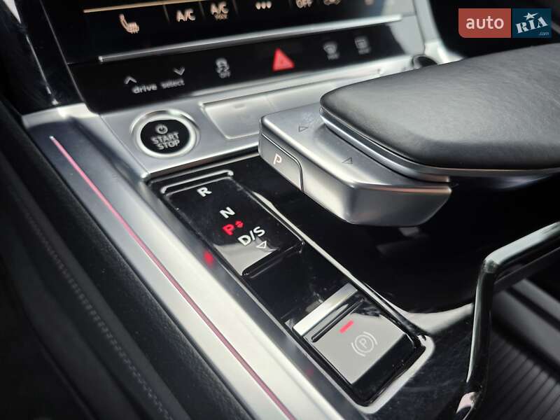 Позашляховик / Кросовер Audi e-tron Sportback 2022 в Ковелі