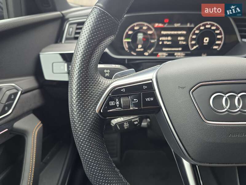 Позашляховик / Кросовер Audi e-tron Sportback 2022 в Ковелі