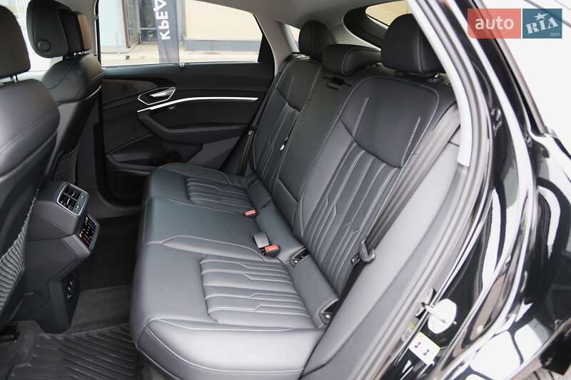 Позашляховик / Кросовер Audi e-tron Sportback 2022 в Києві фото 10 Позашляховик / Кросовер Audi e-tron Sportback 2022 в Києві