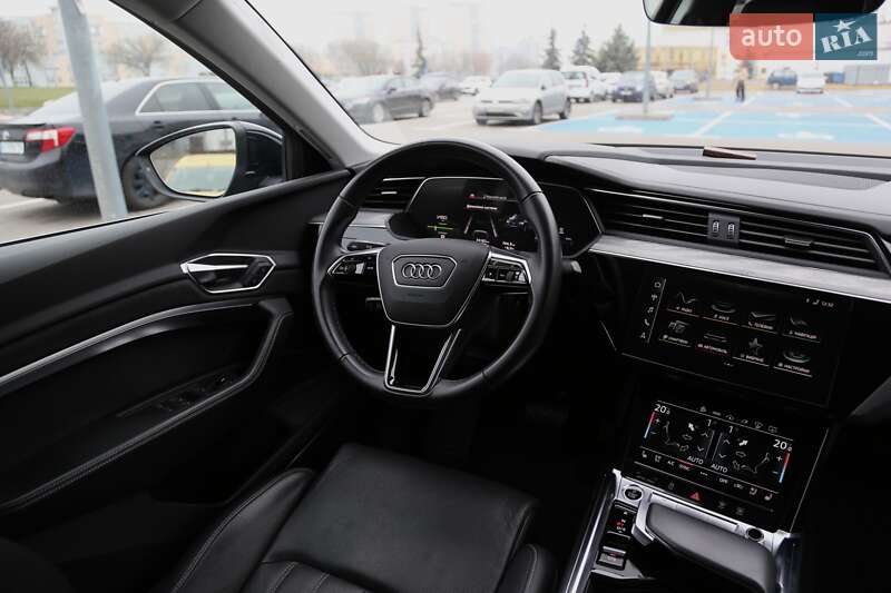 Позашляховик / Кросовер Audi e-tron Sportback 2022 в Києві фото 14 Позашляховик / Кросовер Audi e-tron Sportback 2022 в Києві
