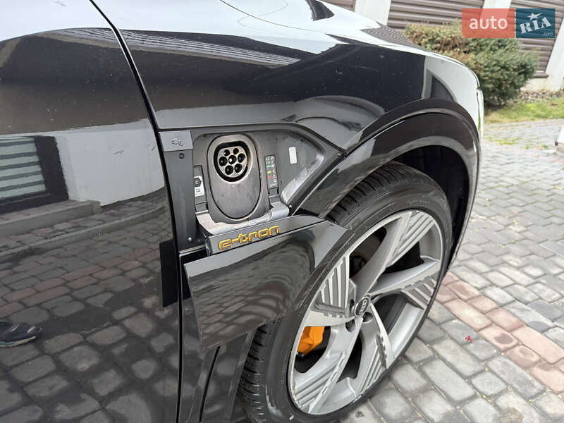 Позашляховик / Кросовер Audi e-tron Sportback 2022 в Луцьку