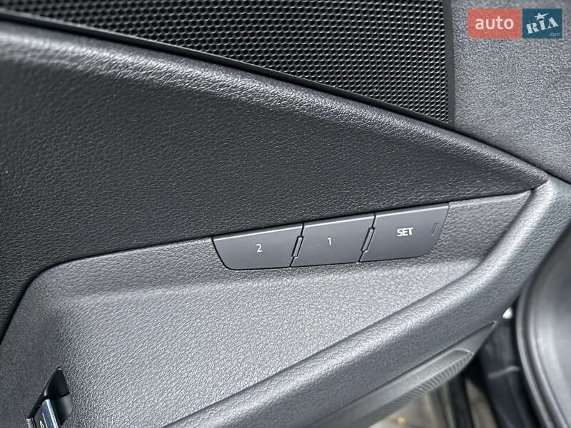 Позашляховик / Кросовер Audi e-tron Sportback 2022 в Луцьку