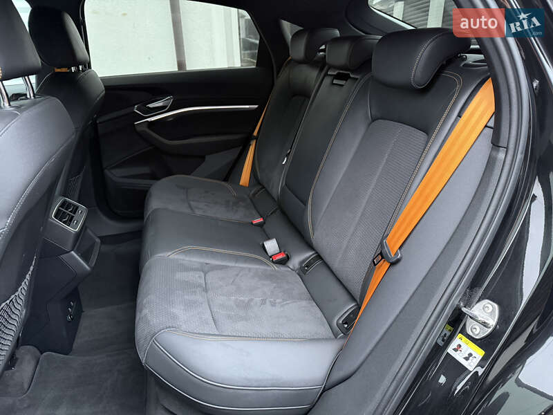 Позашляховик / Кросовер Audi e-tron Sportback 2022 в Луцьку