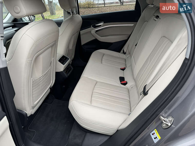 Позашляховик / Кросовер Audi e-tron Sportback 2022 в Києві фото 15 Позашляховик / Кросовер Audi e-tron Sportback 2022 в Києві