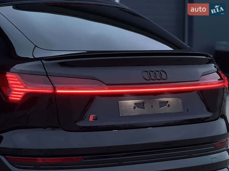 Внедорожник / Кроссовер Audi e-tron Sportback 2021 в Дубно