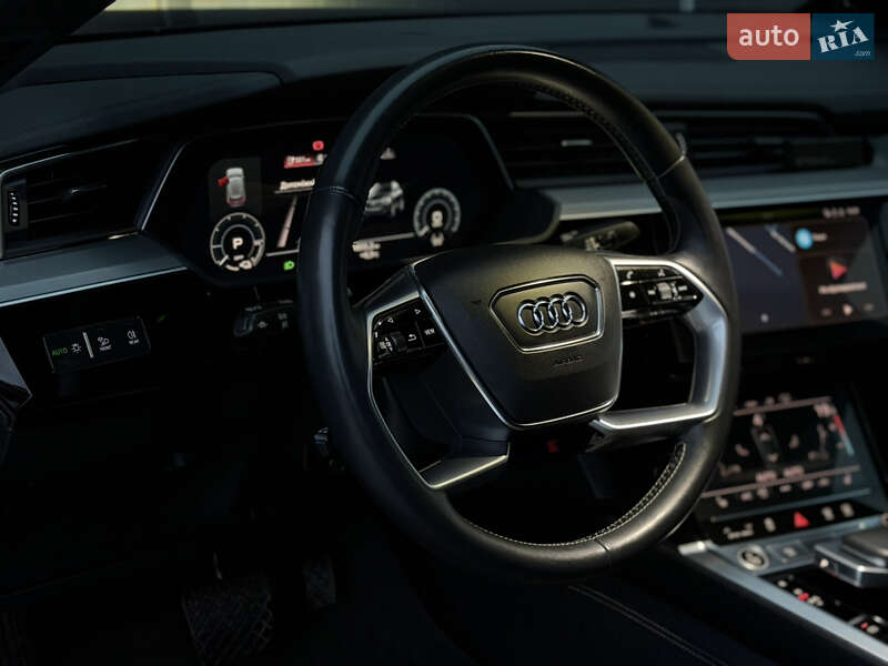 Внедорожник / Кроссовер Audi e-tron Sportback 2021 в Дубно