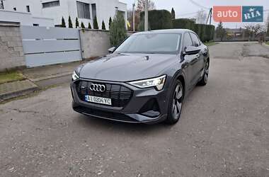 Позашляховик / Кросовер Audi e-tron Sportback 2021 в Києві