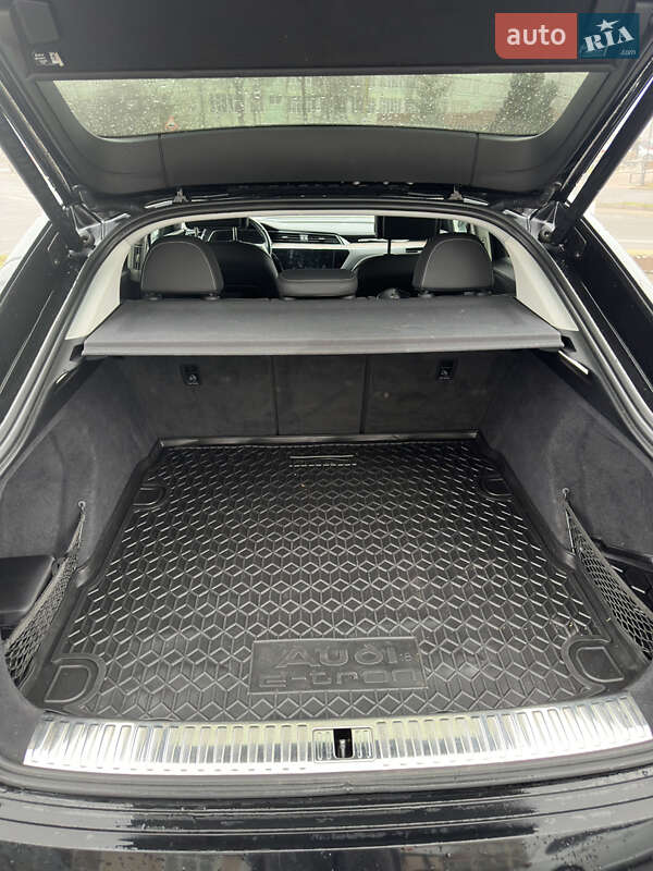 Позашляховик / Кросовер Audi e-tron Sportback 2020 в Вінниці