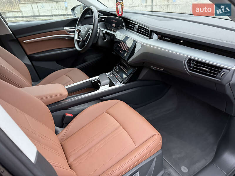 Позашляховик / Кросовер Audi e-tron Sportback 2022 в Рівному фото 29 Позашляховик / Кросовер Audi e-tron Sportback 2022 в Рівному