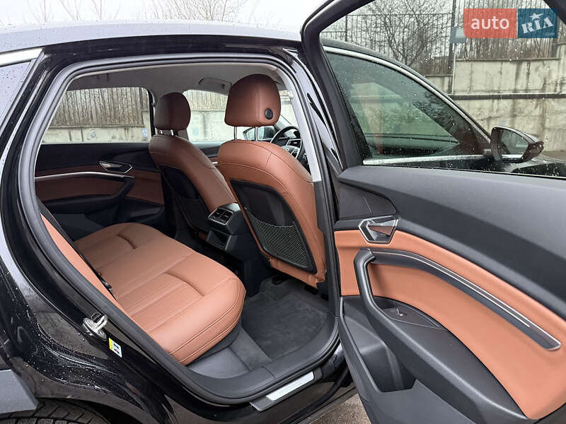 Позашляховик / Кросовер Audi e-tron Sportback 2022 в Рівному фото 31 Позашляховик / Кросовер Audi e-tron Sportback 2022 в Рівному