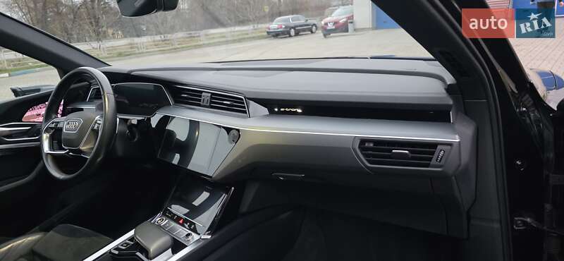 Позашляховик / Кросовер Audi e-tron Sportback 2020 в Тернополі