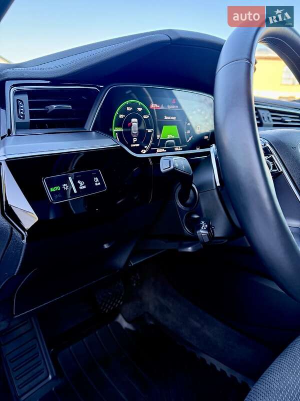 Внедорожник / Кроссовер Audi e-tron Sportback 2021 в Киеве