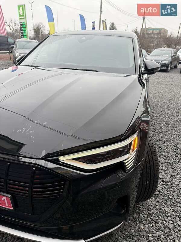 Позашляховик / Кросовер Audi e-tron Sportback 2020 в Стрию