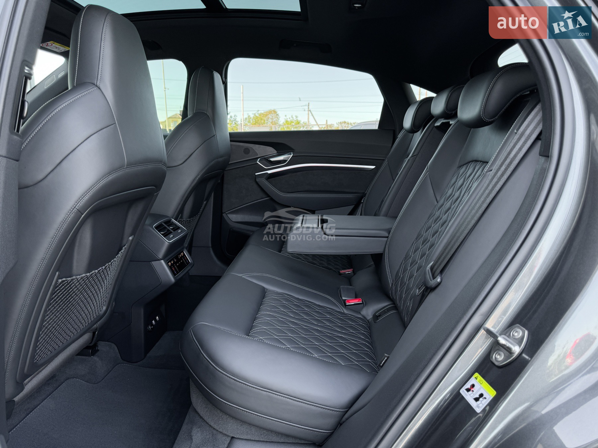 2020 Audi e-tron Sportback - мініатюра 11