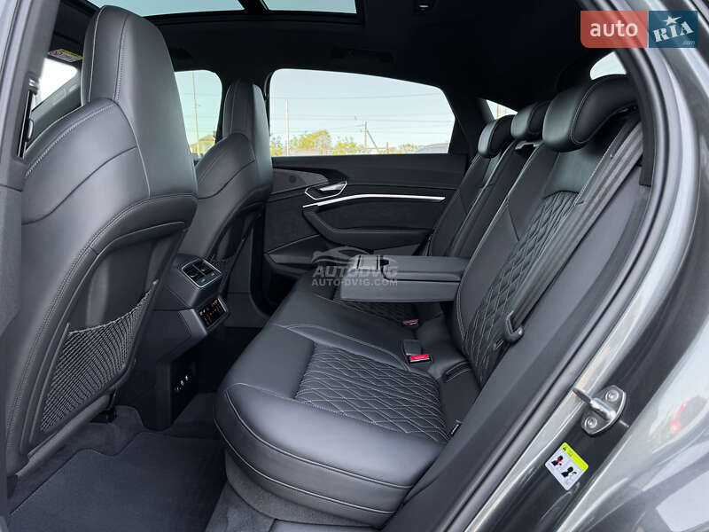Позашляховик / Кросовер Audi e-tron Sportback 2020 в Рівному фото 11 Позашляховик / Кросовер Audi e-tron Sportback 2020 в Рівному