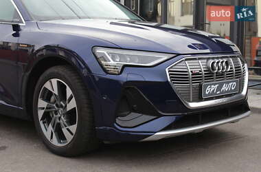 Позашляховик / Кросовер Audi e-tron Sportback 2020 в Києві