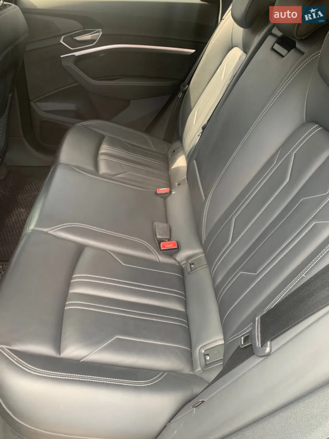 2020 Audi e-tron Sportback - мініатюра 9