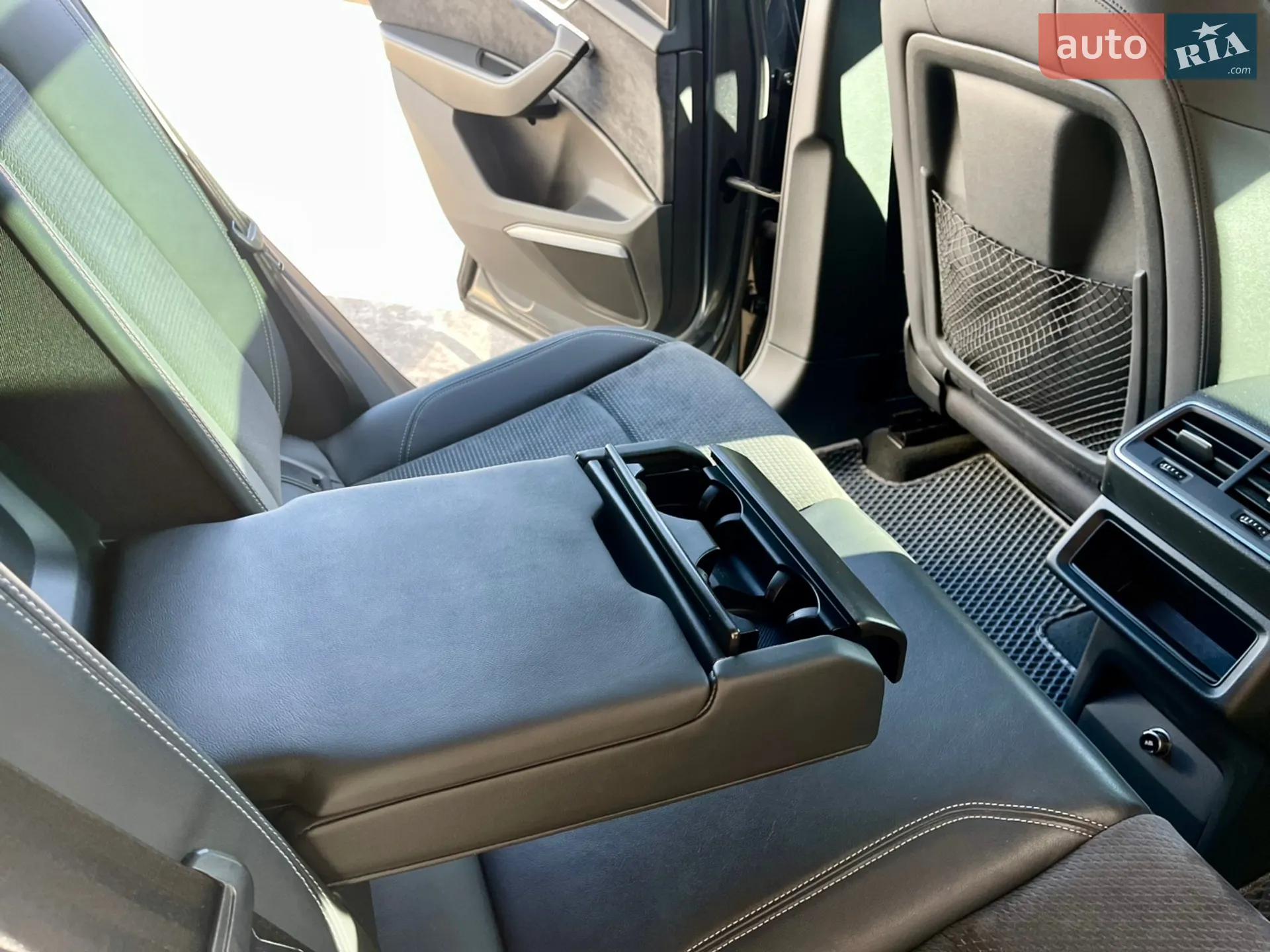 2020 Audi e-tron Sportback - мініатюра 18