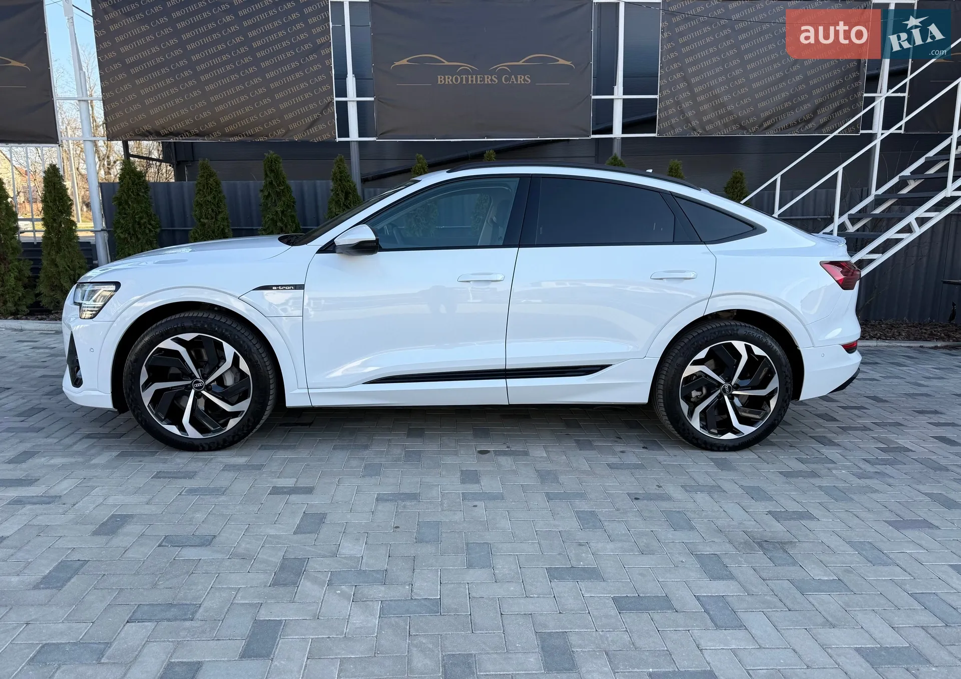2021 Audi e-tron Sportback - мініатюра 2