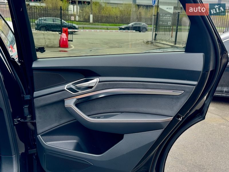 Внедорожник / Кроссовер Audi e-tron Sportback 2022 в Киеве