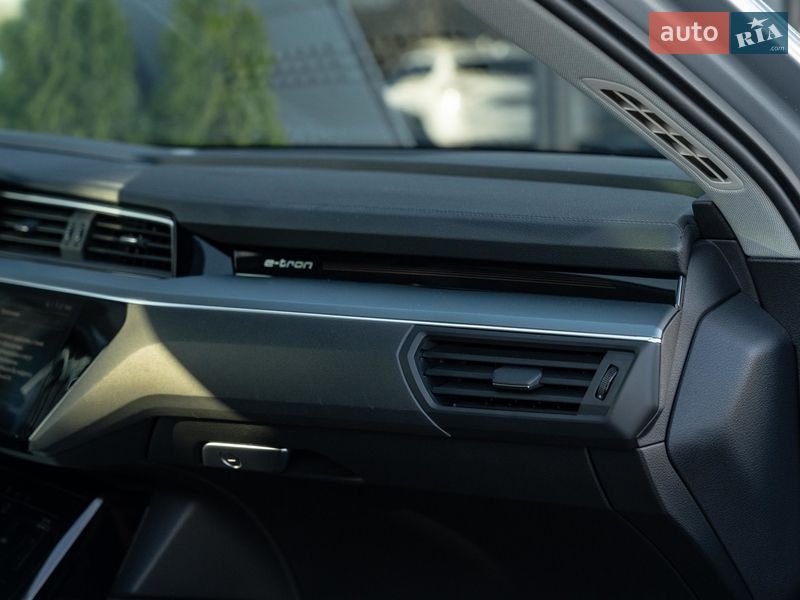 Внедорожник / Кроссовер Audi e-tron Sportback 2020 в Черновцах