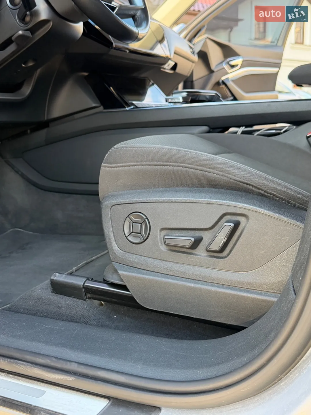 2020 Audi e-tron Sportback - мініатюра 14