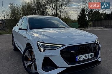 Позашляховик / Кросовер Audi e-tron Sportback 2020 в Рівному