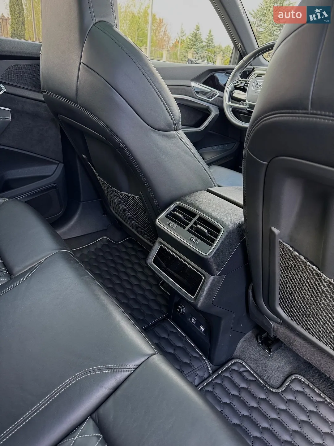 2020 Audi e-tron Sportback - мініатюра 37