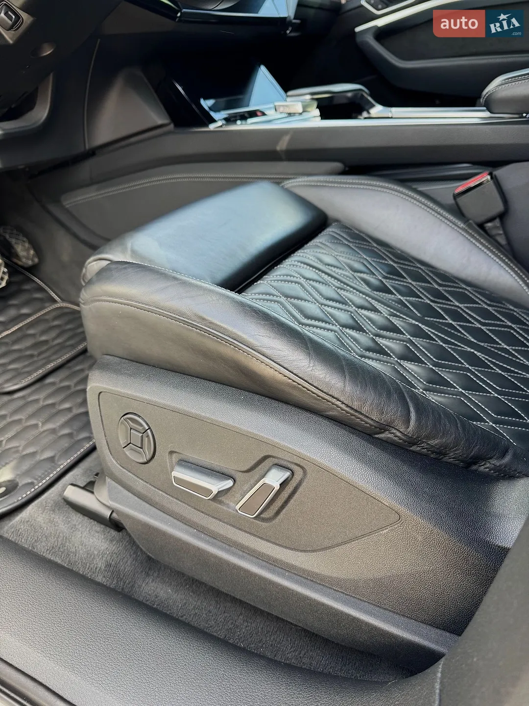 2020 Audi e-tron Sportback - мініатюра 43