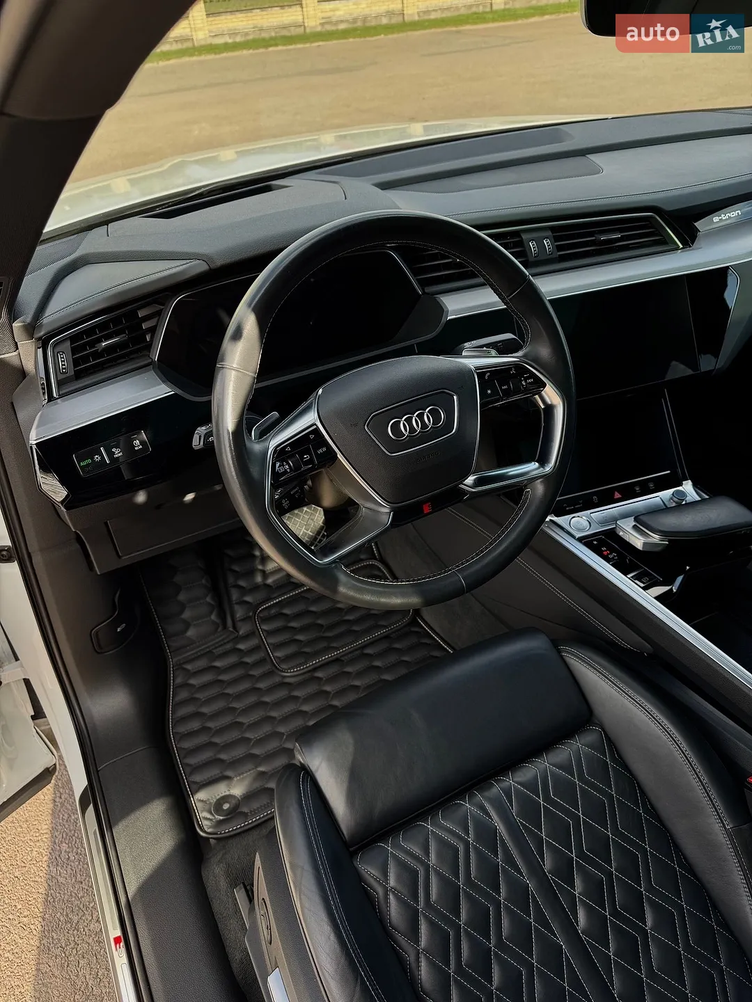 2020 Audi e-tron Sportback - мініатюра 53